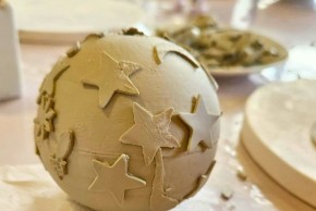 Visite-atelier adultes - Fabriquez votre boule de Noël - avec Anne Merlet, céramiste